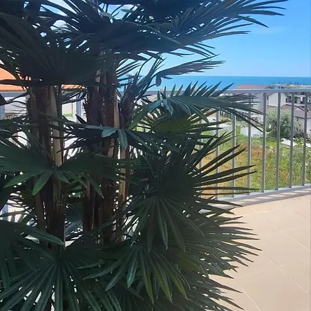 Апартаменты Ale's By The Sea *